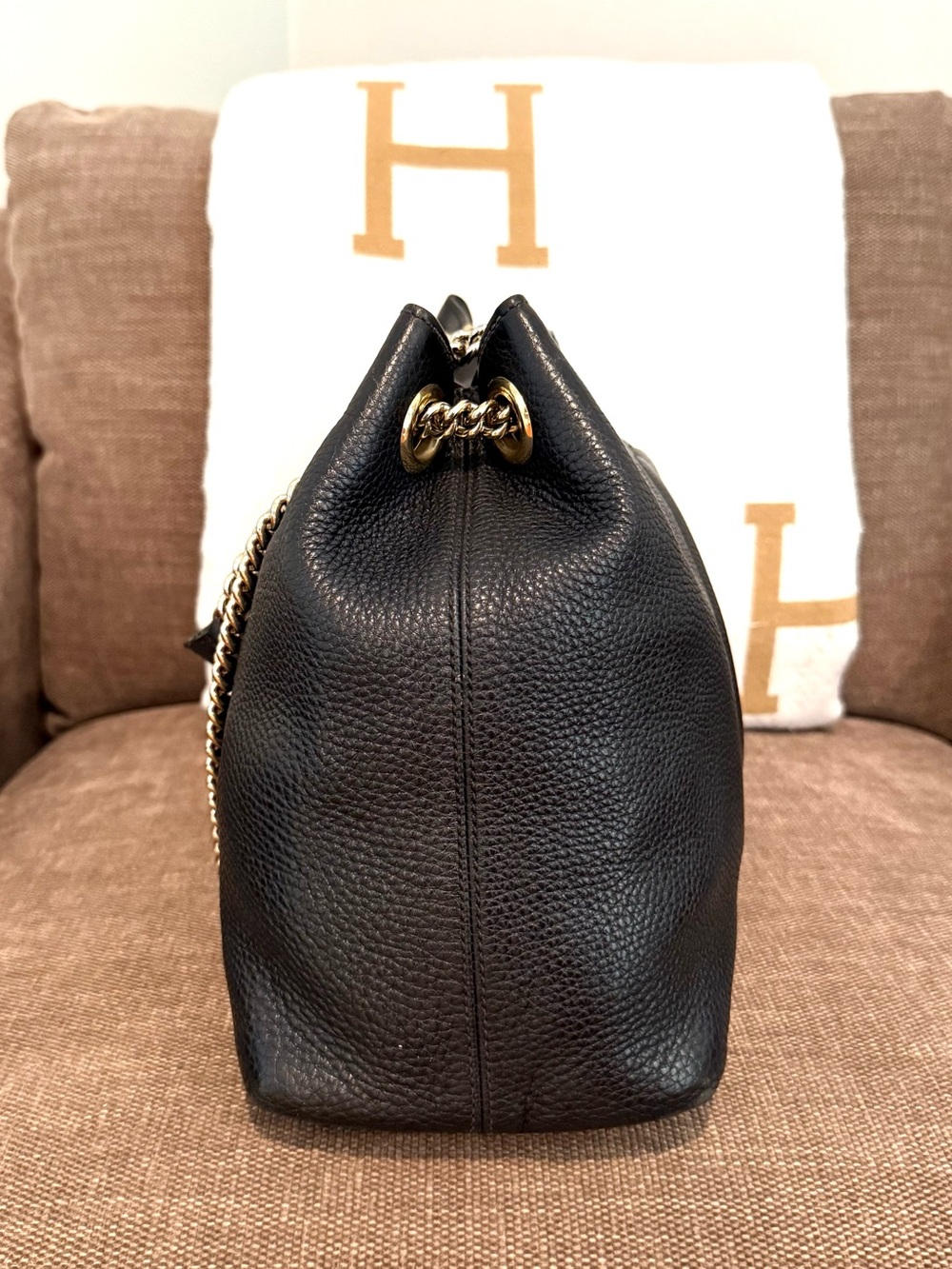 Authentic Gucci Soho shoulder bag black leather gold chain straps medium w box - Picture 9 of 16